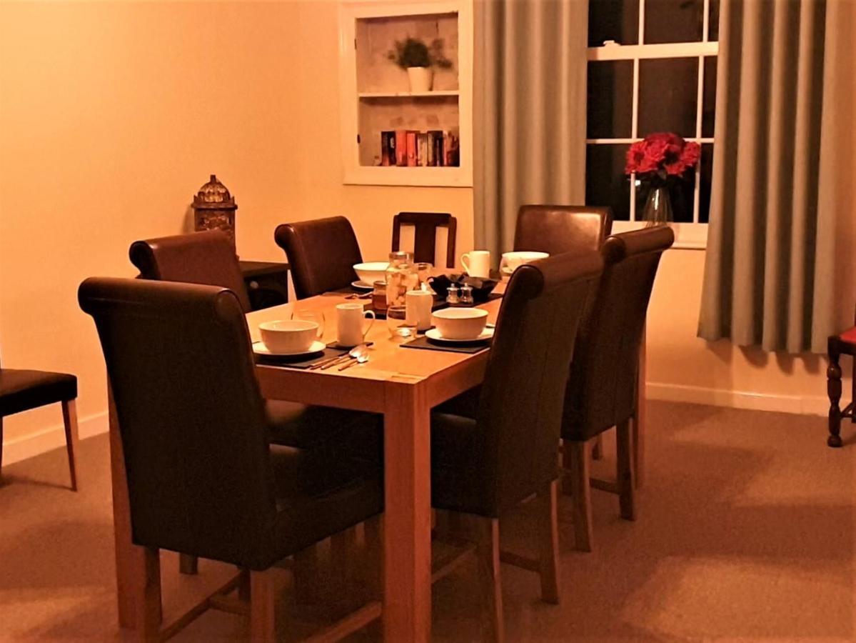 Riverbank Guest House Wiggenhall Saint Germans Екстер'єр фото