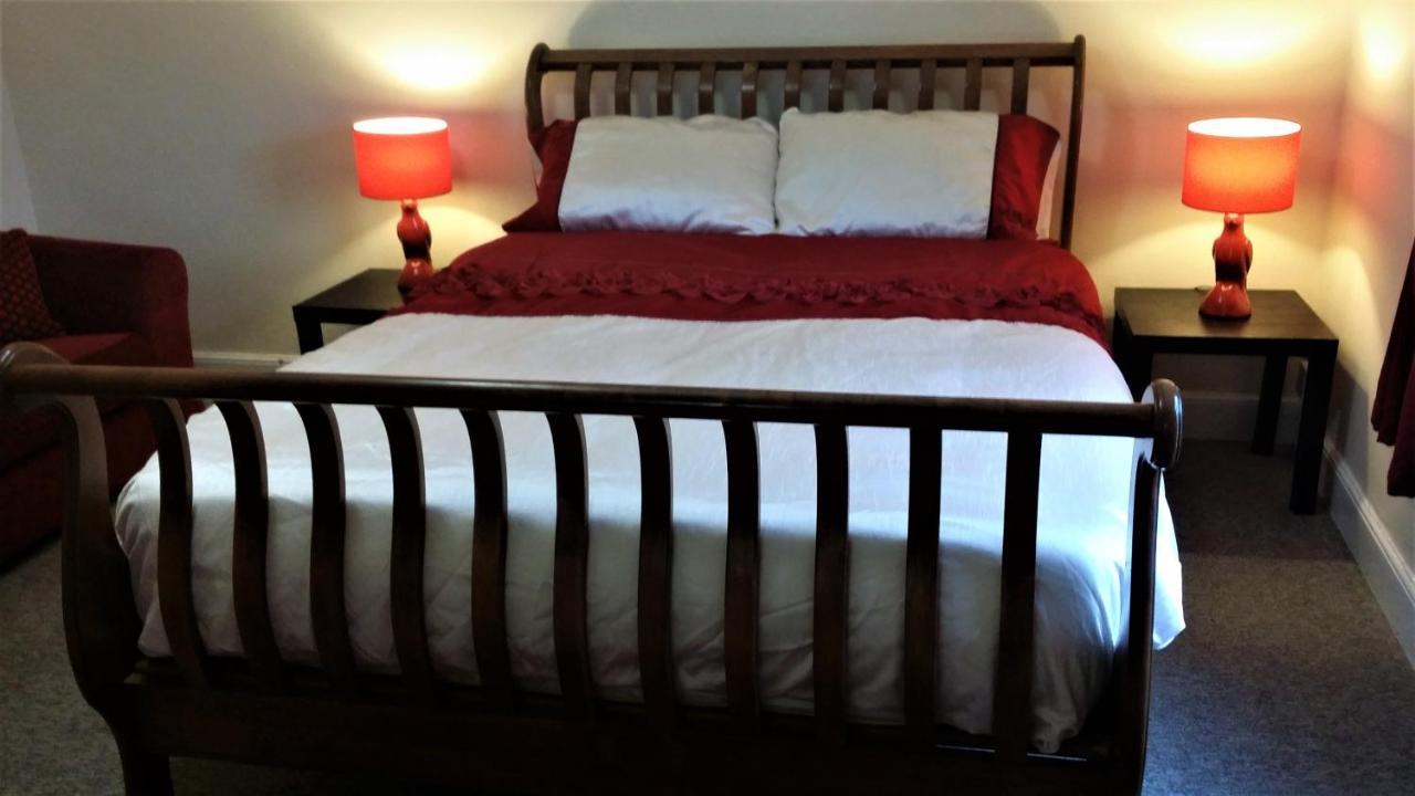 Riverbank Guest House Wiggenhall Saint Germans Екстер'єр фото