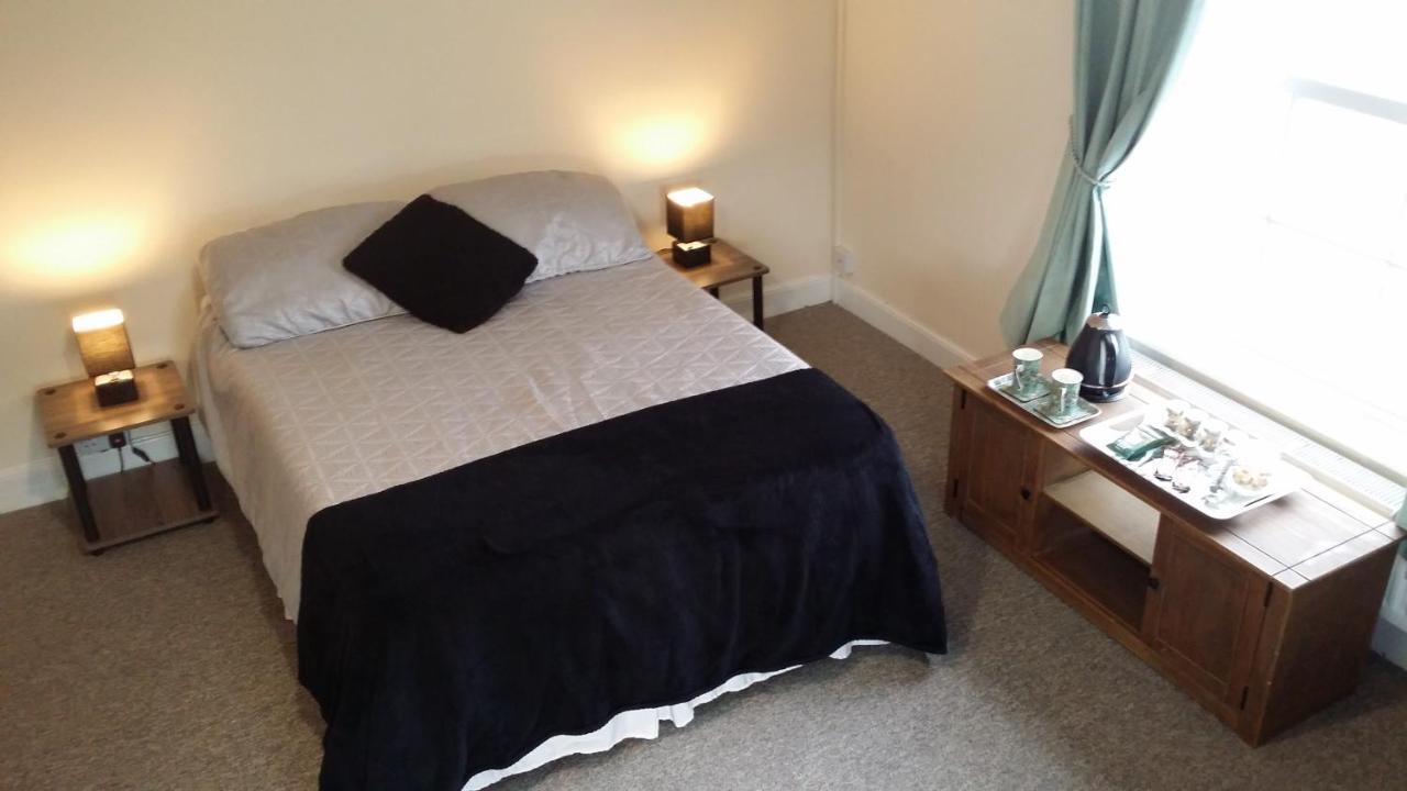 Riverbank Guest House Wiggenhall Saint Germans Екстер'єр фото